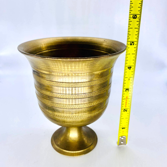 Antique Heavy Brass Etched Apothecary Jar/Mortar -No Pestle-HEAVY! - Picture 9 of 9